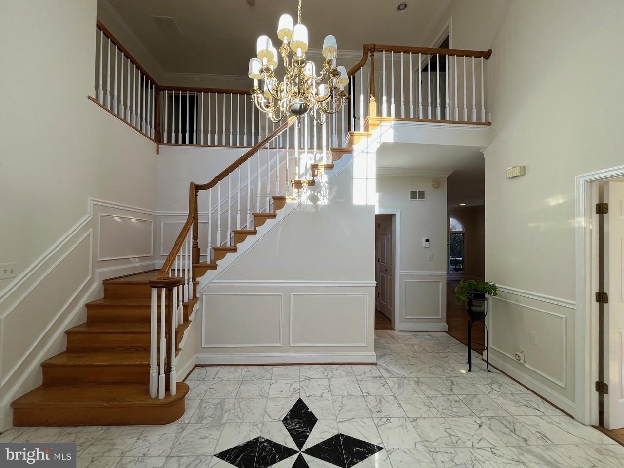 5179 Macomb St Nw - Photo 3 of 24