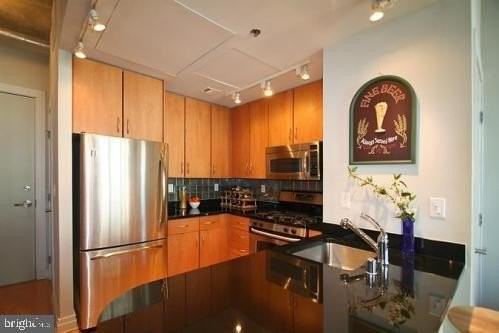 301 Massachusetts Ave Nw #506 - Photo 3 of 12