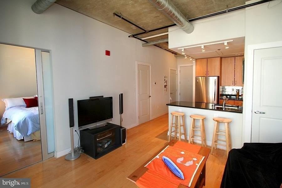 301 Massachusetts Ave Nw #506 - Photo 5 of 12