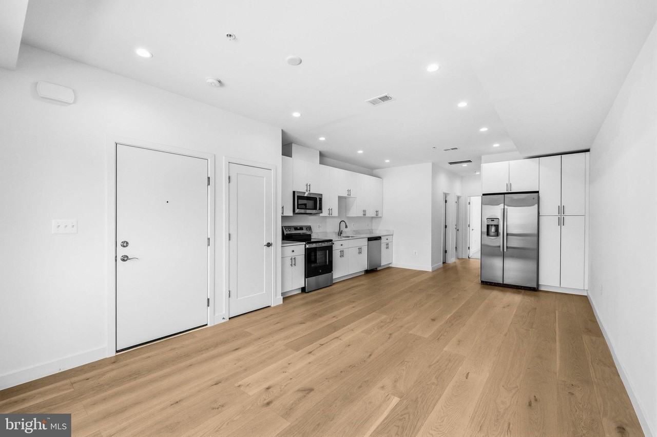 2532 Elvans Rd Se - Photo 4 of 50