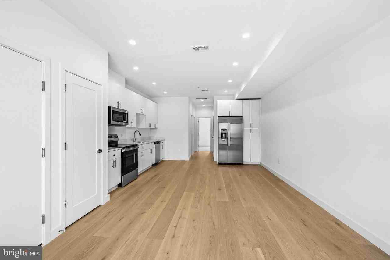 2532 Elvans Rd Se - Photo 5 of 50