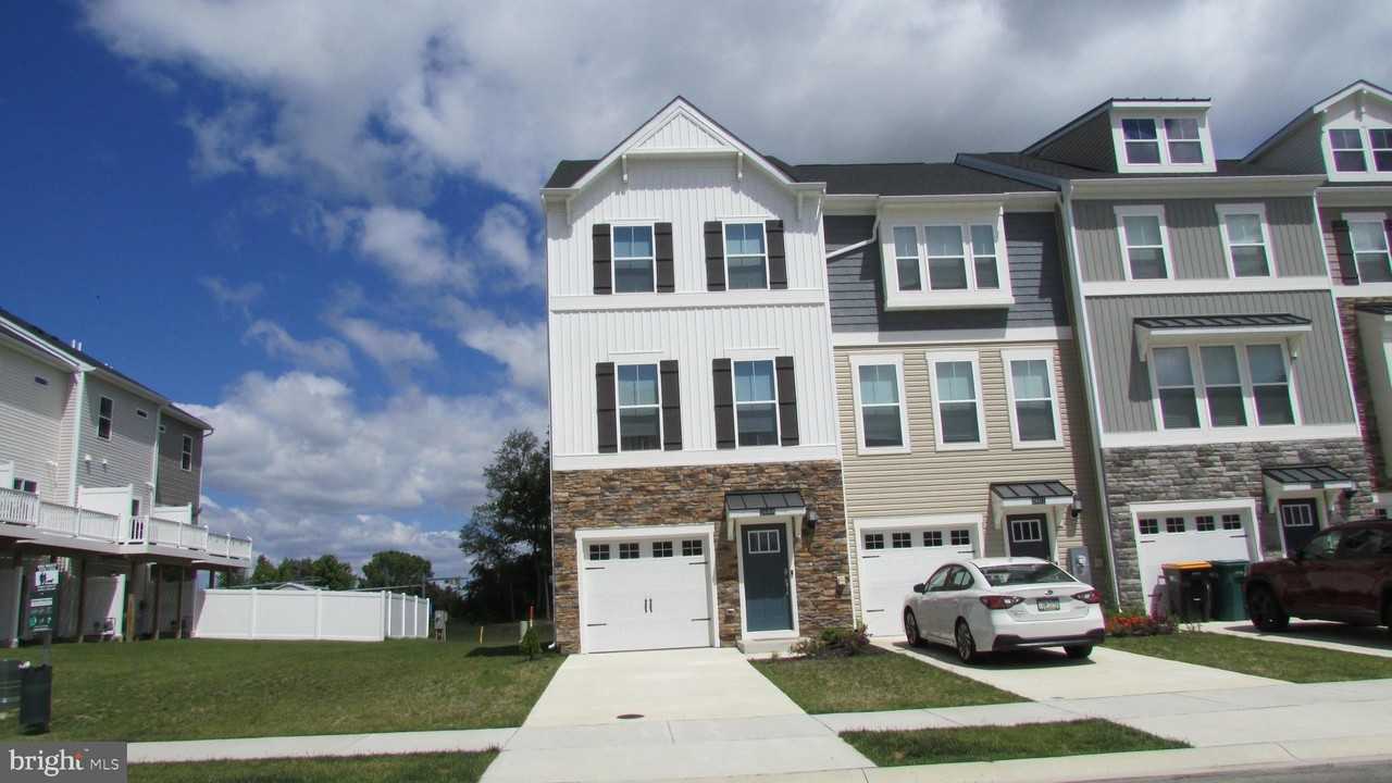 29369 Oxford Dr