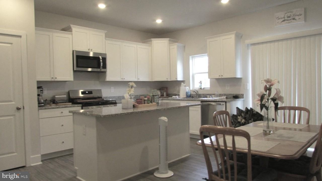 29369 Oxford Dr - Photo 2 of 12