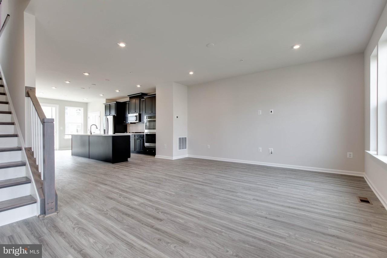 2009 Twisted Oak Pl - Photo 7 of 42