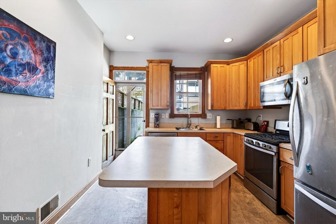 3518 Elliott St - Photo 5 of 30