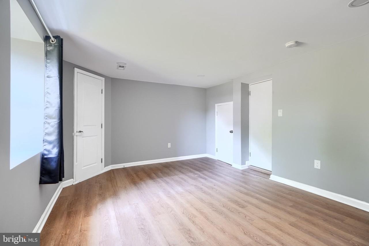 3534 Poole St #1 - Photo 5 of 31