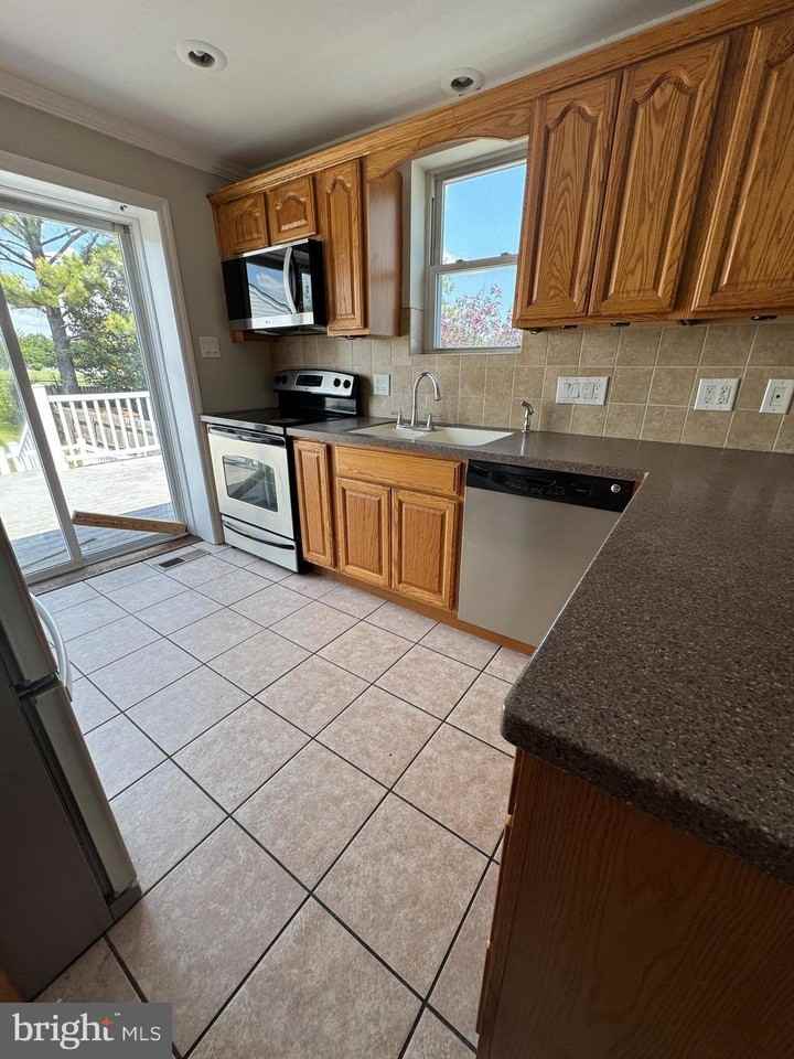 6600 Marne Ave - Photo 2 of 25