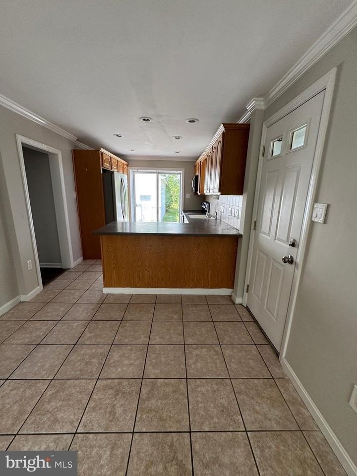 6600 Marne Ave - Photo 4 of 25