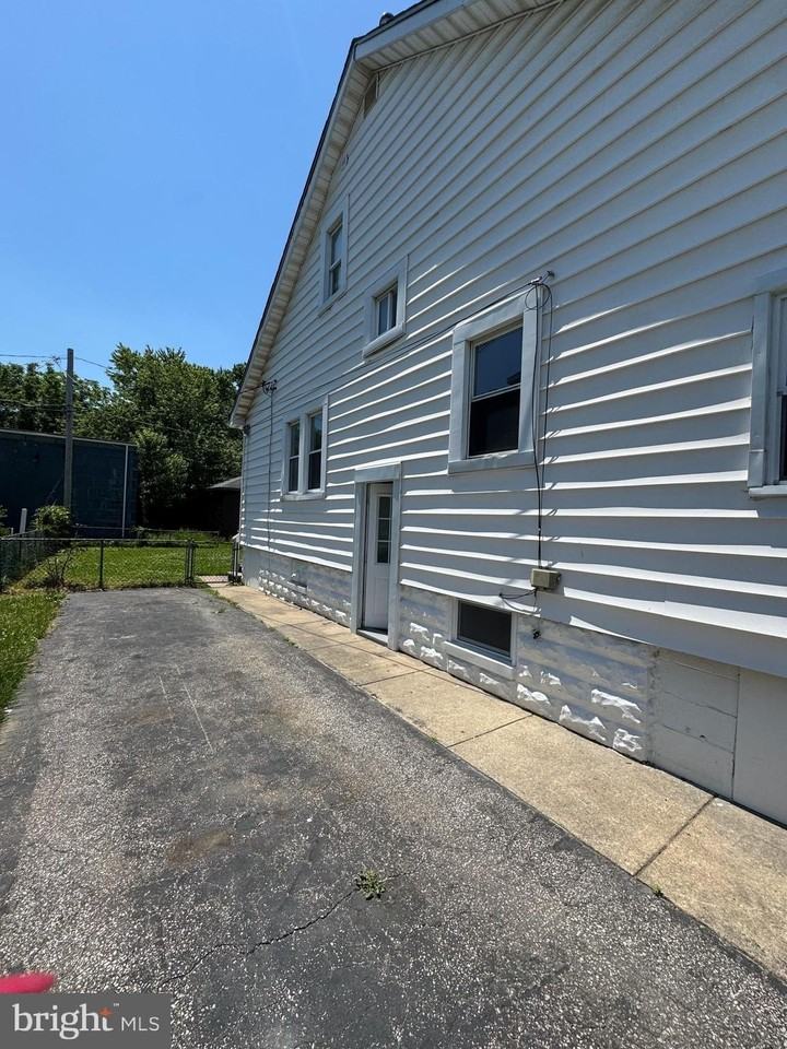 105 Williams Ave - Photo 3 of 25