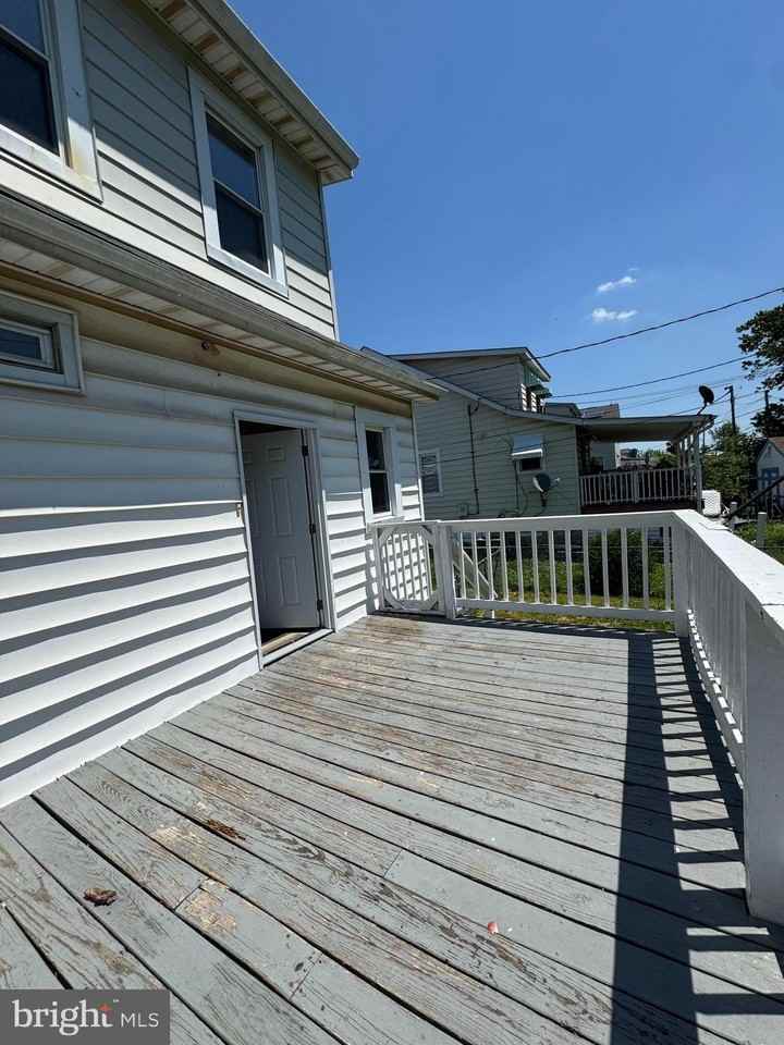 105 Williams Ave - Photo 4 of 25