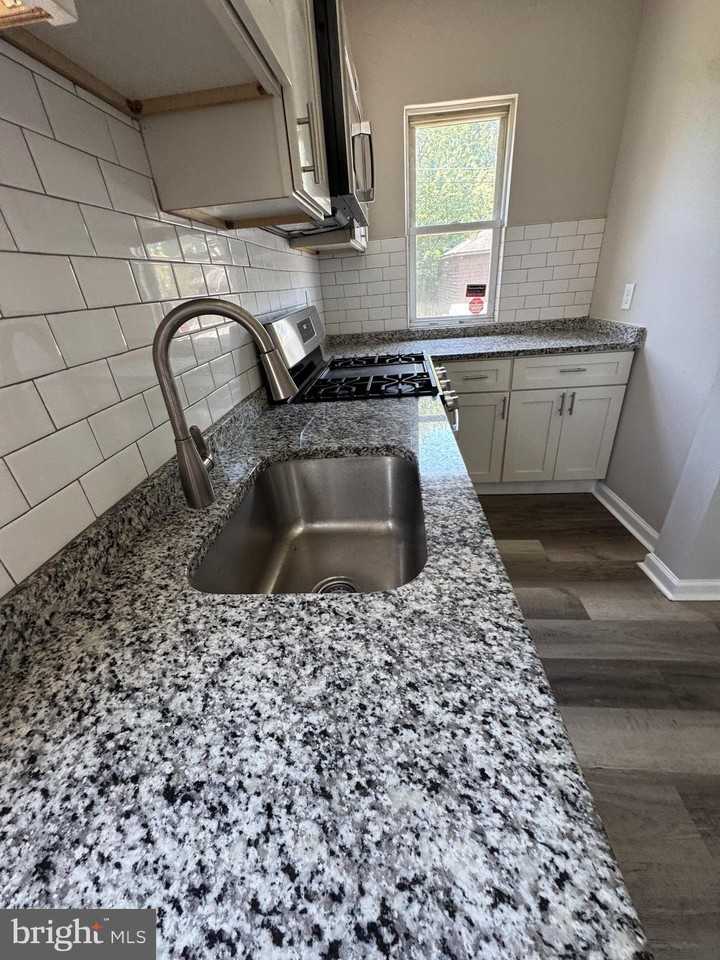105 Williams Ave - Photo 5 of 25