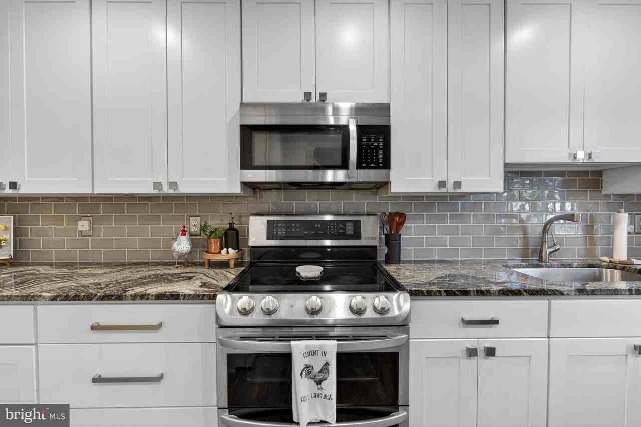 9333 Pan Ridge Rd - Photo 5 of 37