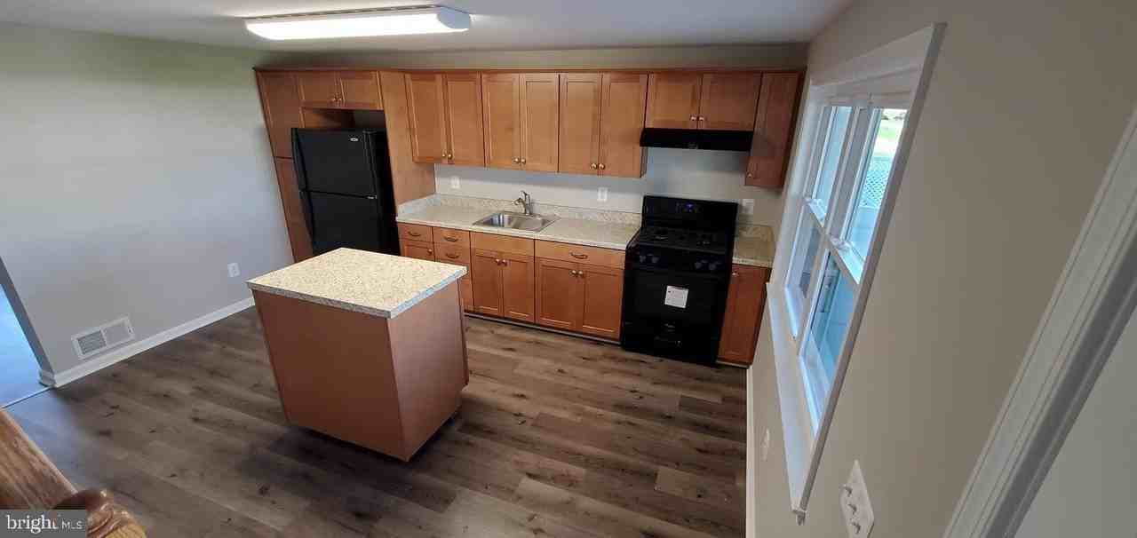 4007 Saint Augustine Ln - Photo 3 of 39