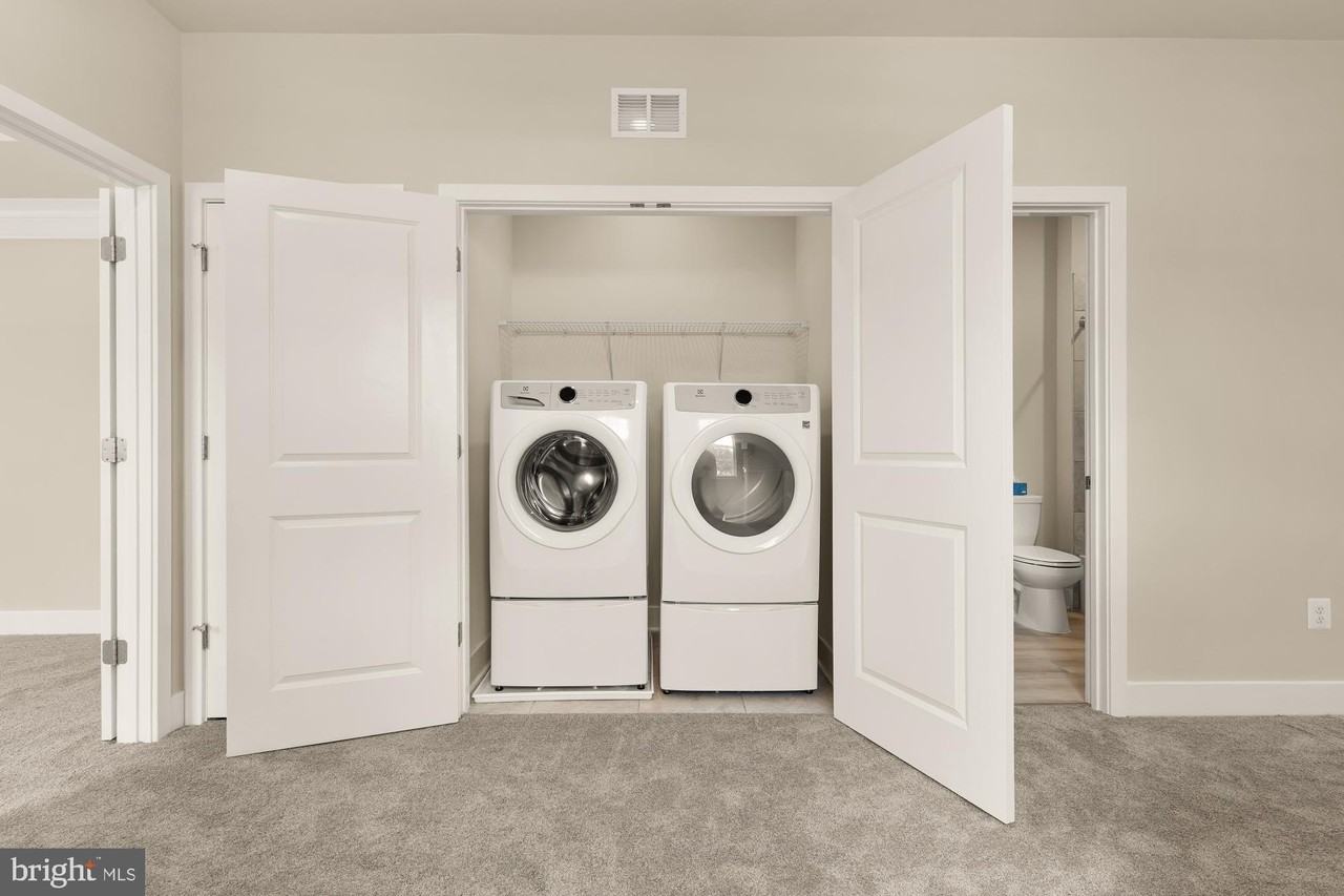7551 Crowley St #B - Photo 7 of 19