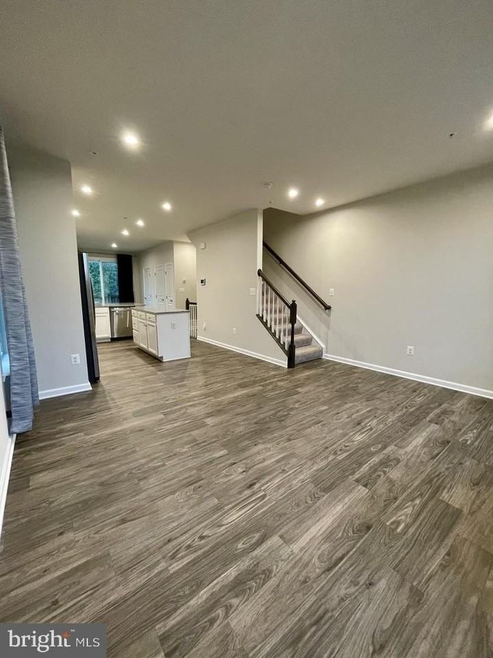 7042 Cedar Ave - Photo 5 of 22