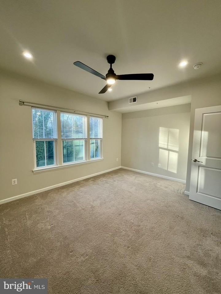 7042 Cedar Ave - Photo 7 of 22