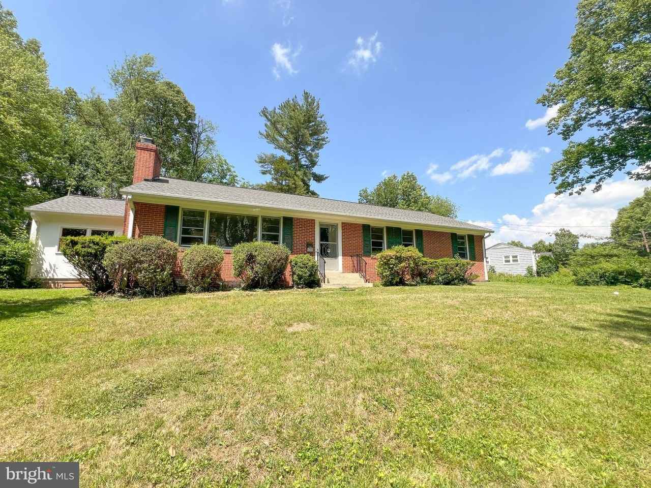 10001 Woodhill Rd - Photo 2 of 30
