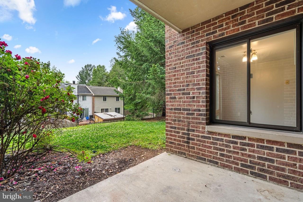 18050 Chalet Dr #14-103 - Photo 4 of 31