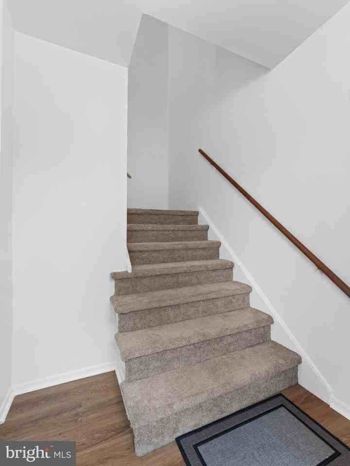 1809 Silver Ct - Photo 3 of 25