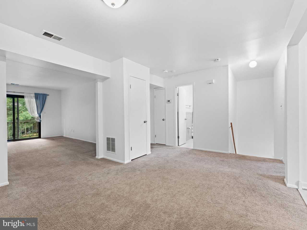1809 Silver Ct - Photo 5 of 25