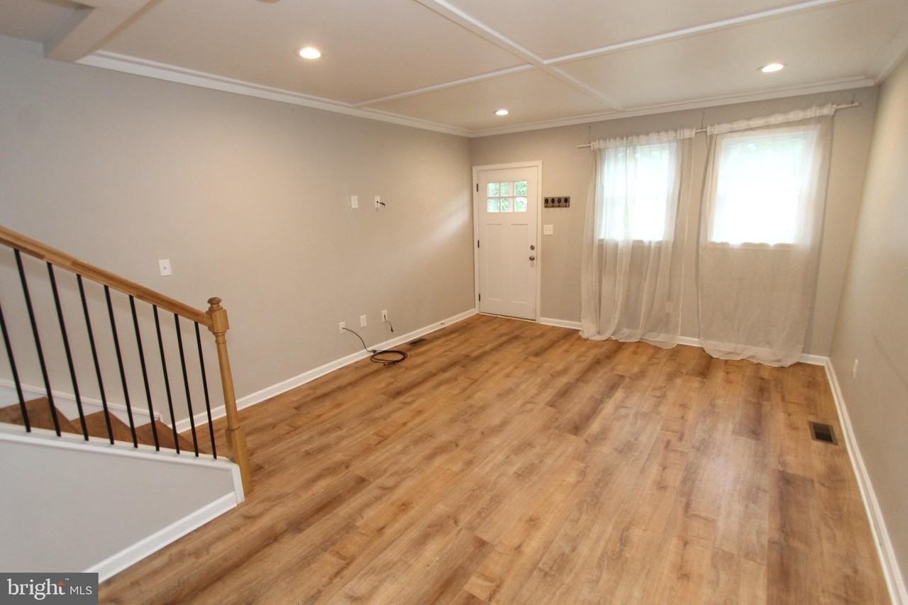 1807 Parkview Ave - Photo 4 of 39