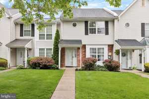 featured image of 3 Ardsley Ct