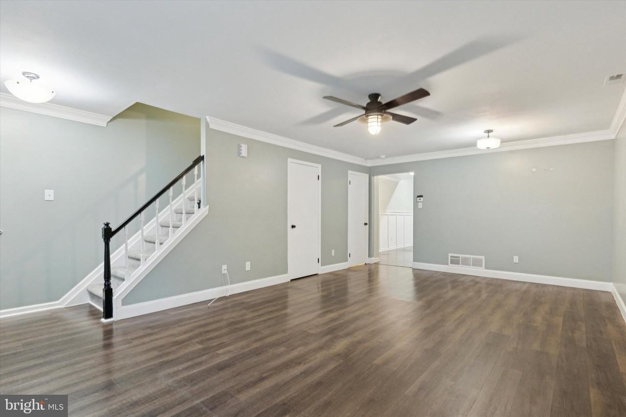 3 Ardsley Ct - Photo 2 of 15