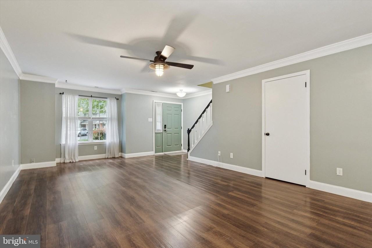 3 Ardsley Ct - Photo 3 of 15
