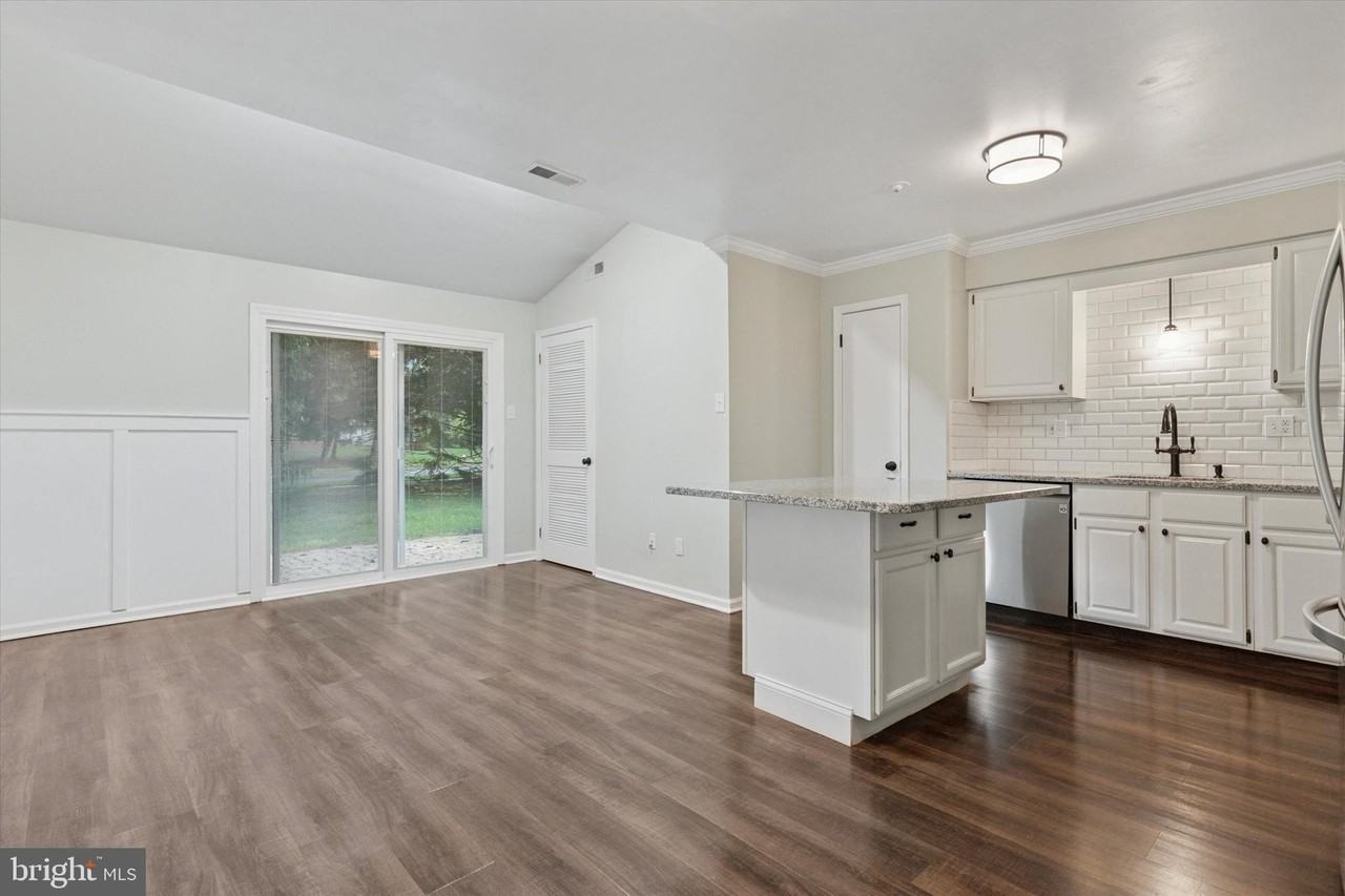 3 Ardsley Ct - Photo 5 of 15