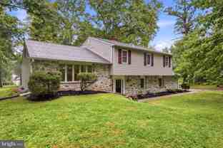 412 Yorkshire Rd - Photo 1 of 1