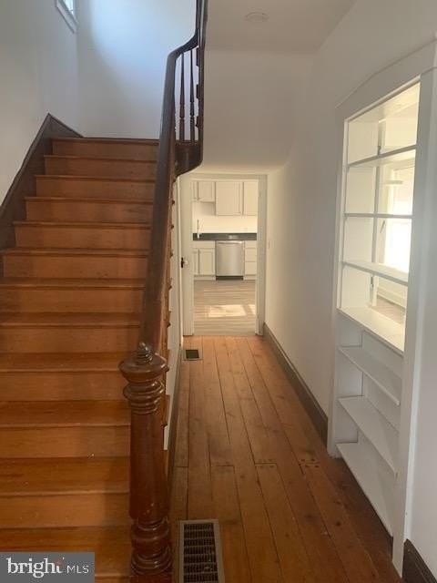 1305 Front St - Photo 2 of 9