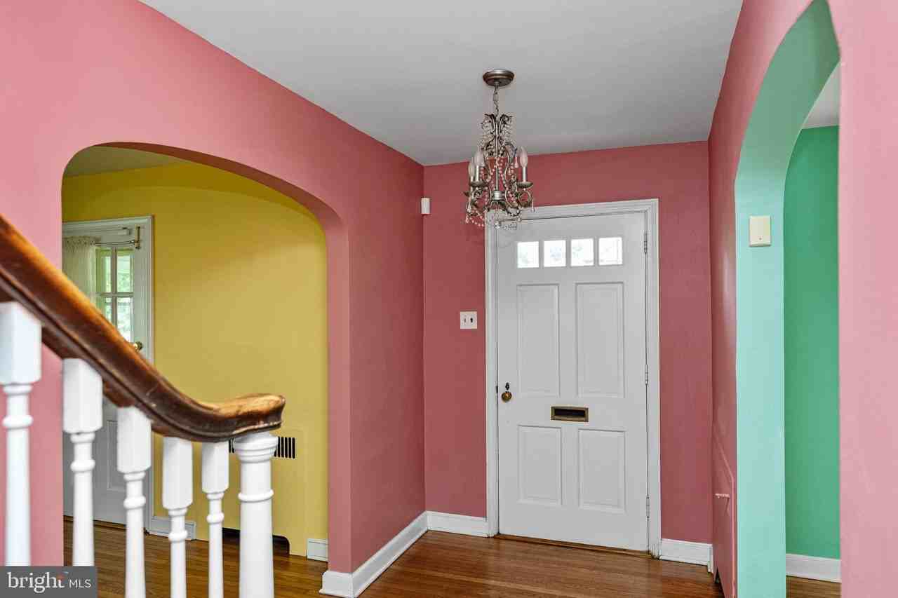 471 Athens Ave - Photo 3 of 30