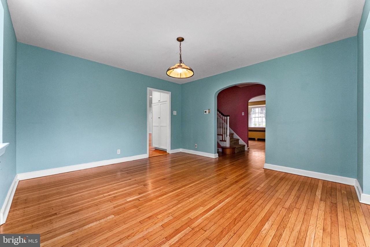 471 Athens Ave - Photo 7 of 30