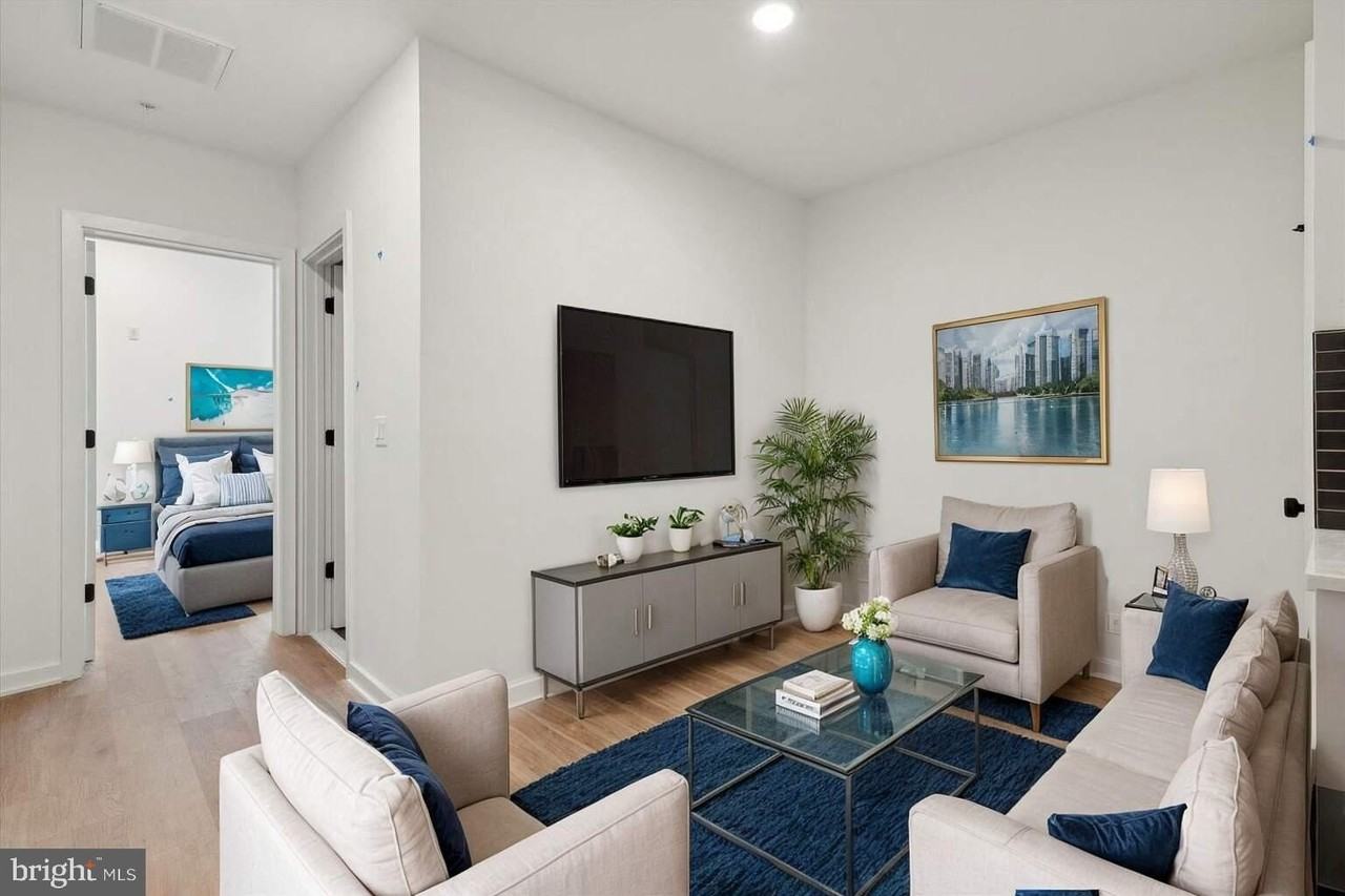1704 FRANKFORD AVENUE #2R - Photo 4 of 11