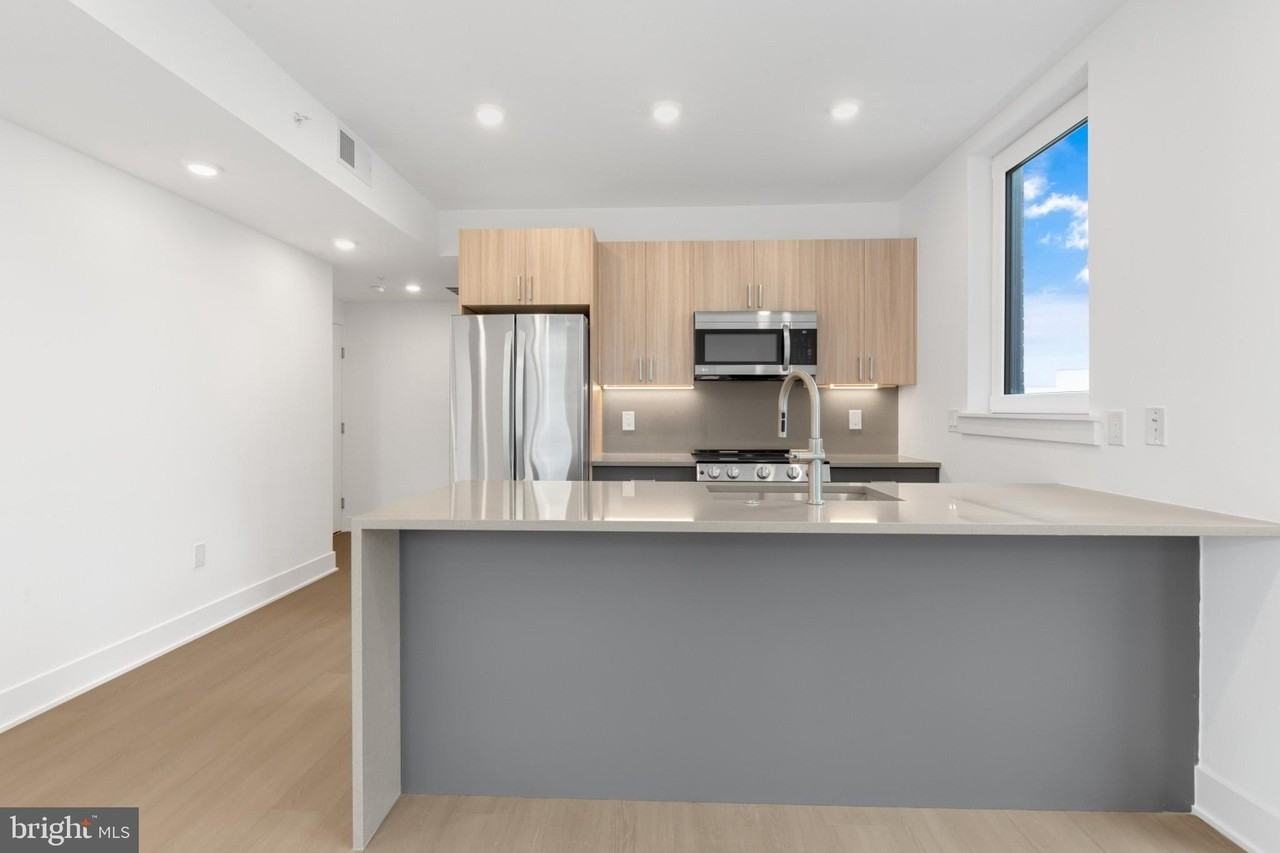 2000 Dreer St #501 - Photo 7 of 45