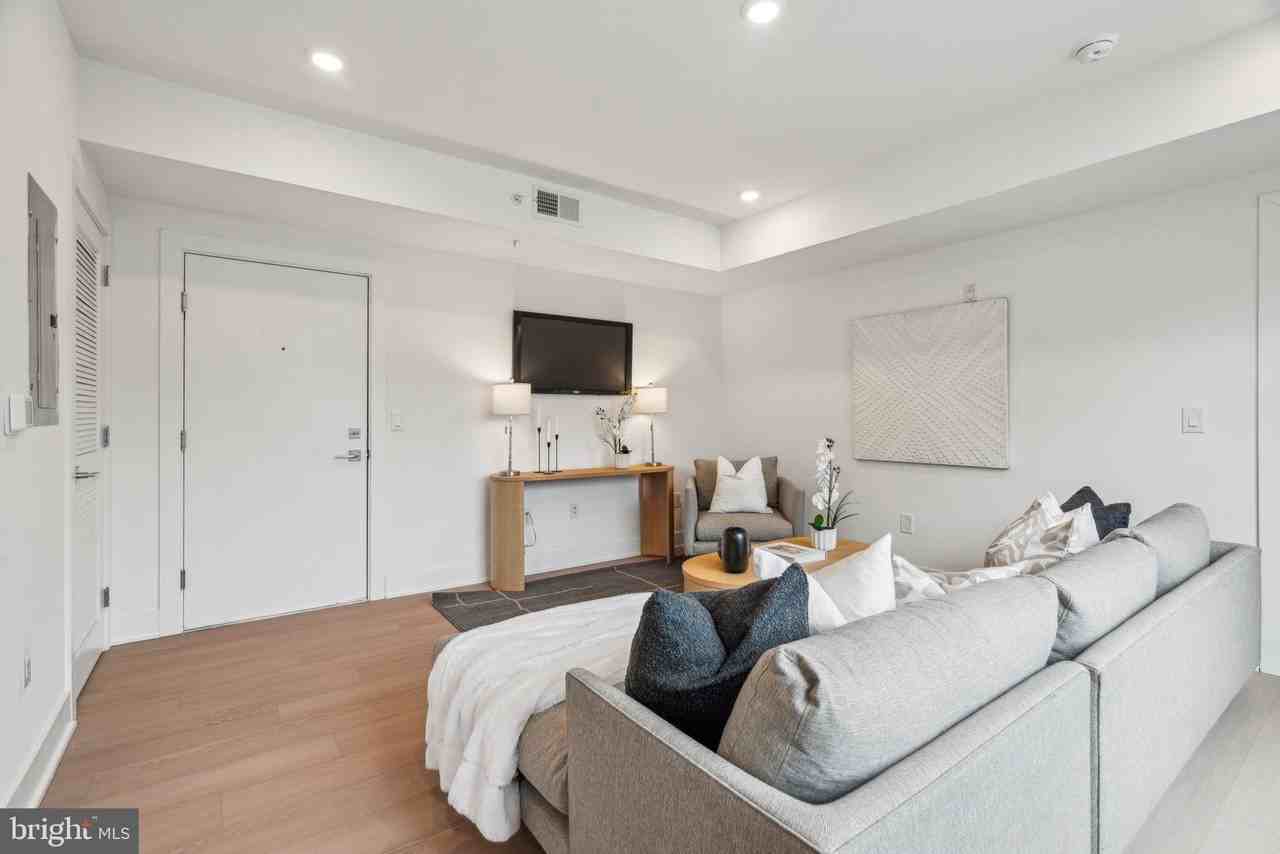 2000 Dreer St #506 - Photo 4 of 41