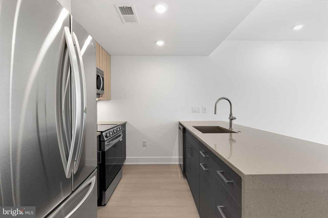 2000 Dreer St #507 - Photo 3 of 36