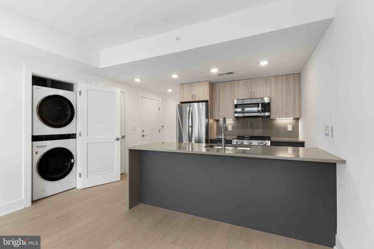 2000 Dreer St #507 - Photo 4 of 36