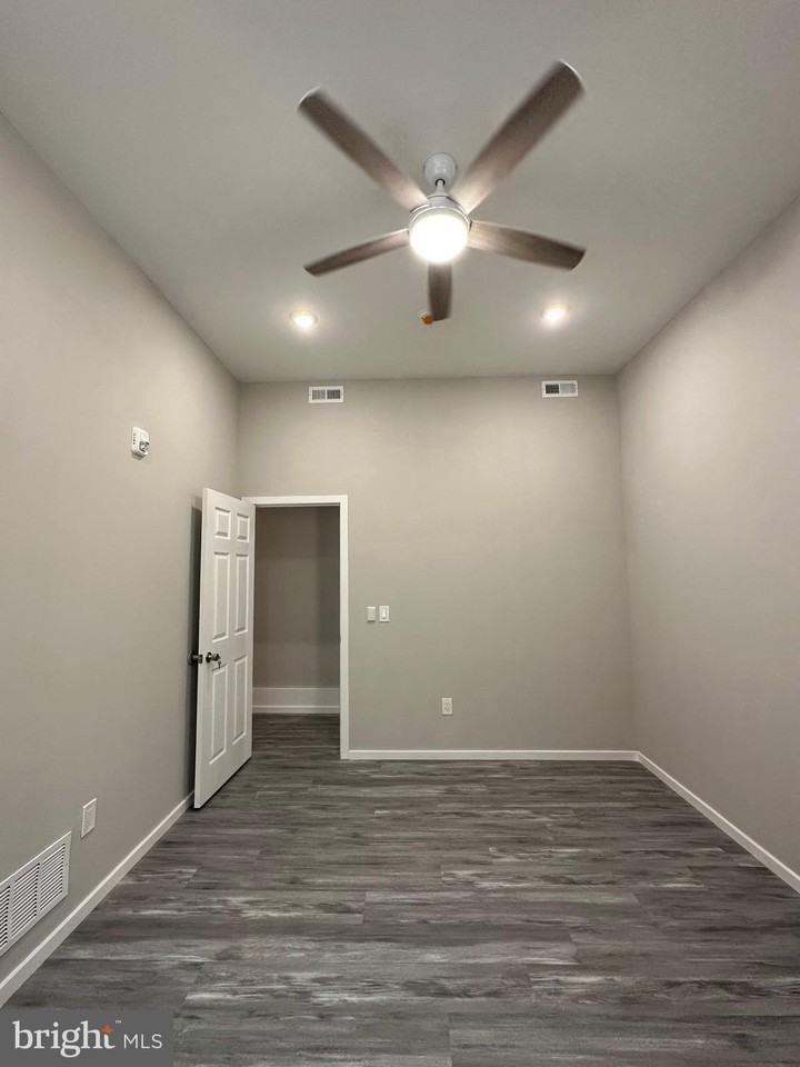 1225 W DAUPHIN Street #3 - Photo 4 of 41