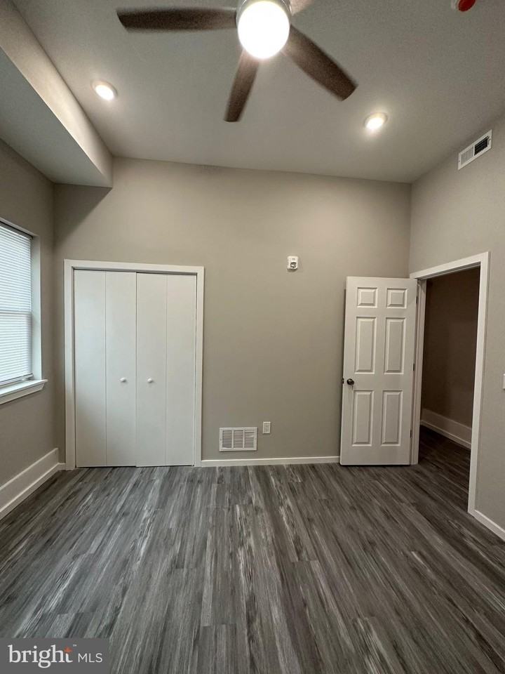 1225 W DAUPHIN Street #3 - Photo 7 of 41