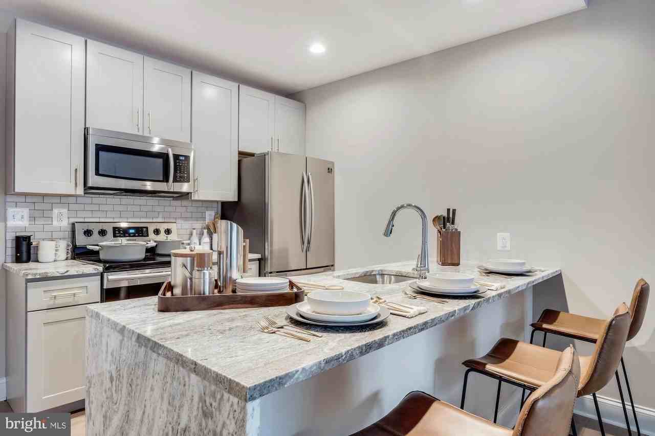 30 N 23RD Street #1714 - Photo 5 of 42