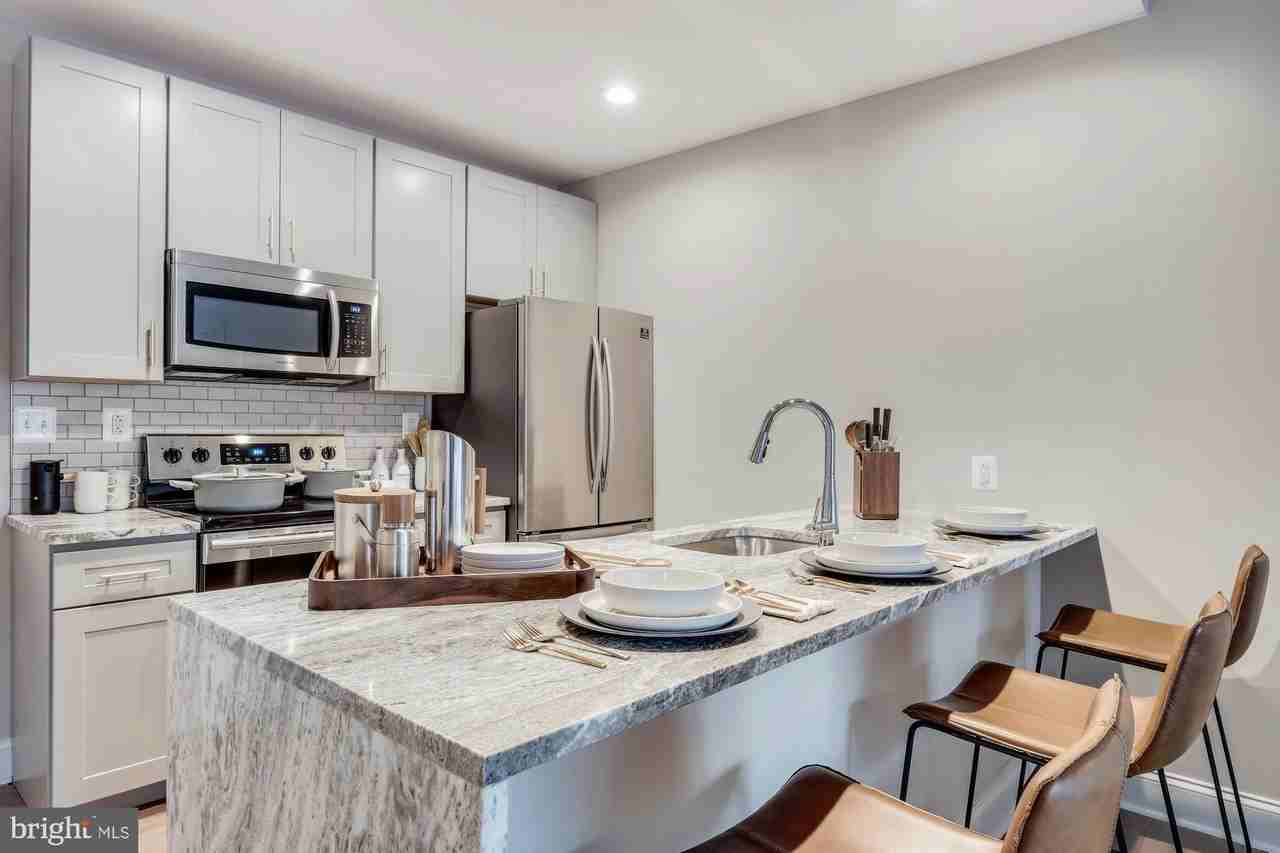 30 N 23RD Street #2109 - Photo 5 of 42