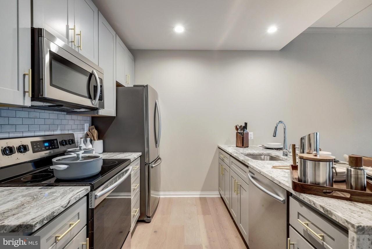 30 N 23RD Street #401 - Photo 3 of 31
