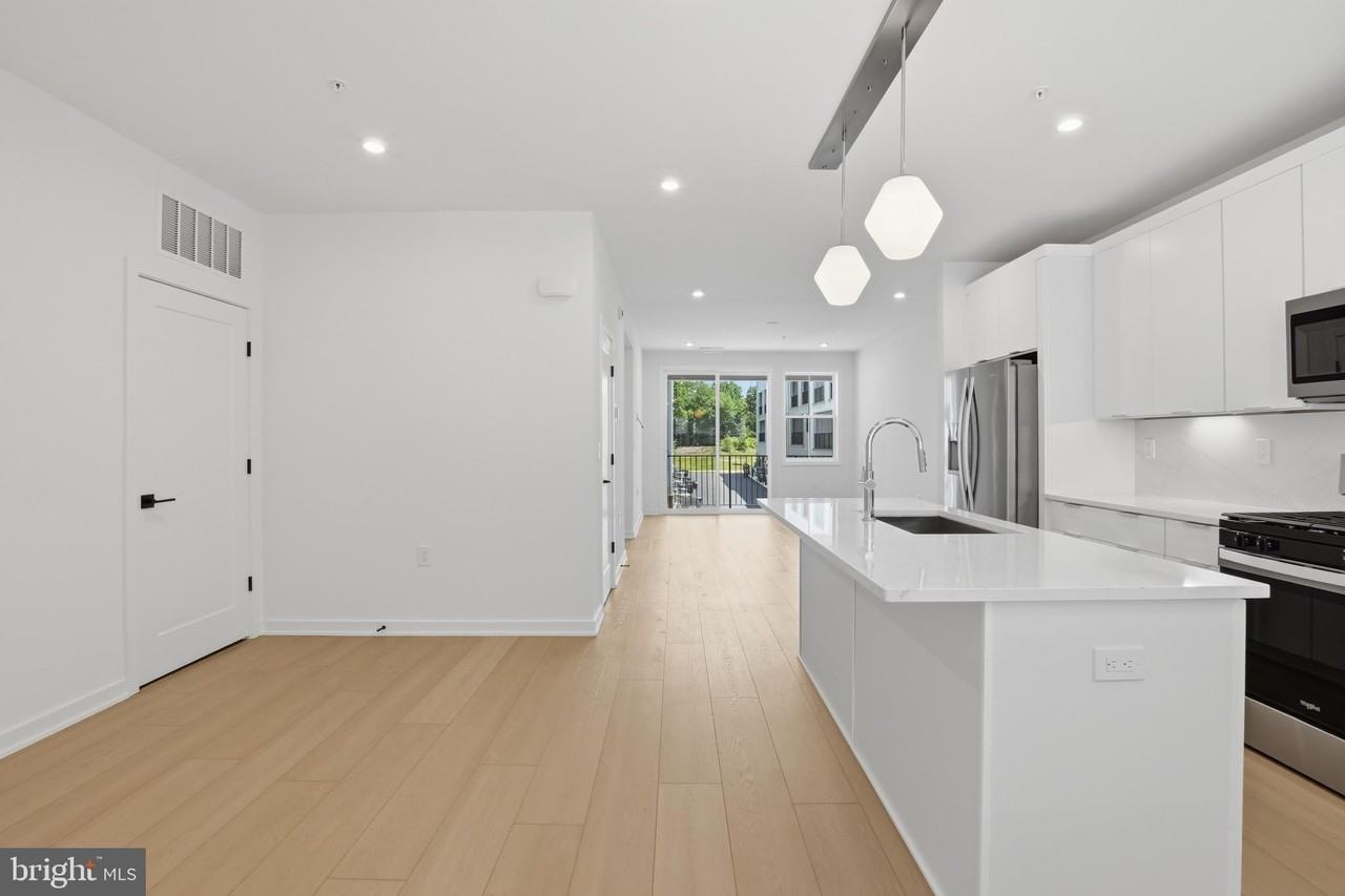 4759 Sully Point Ln #405 - Photo 4 of 29