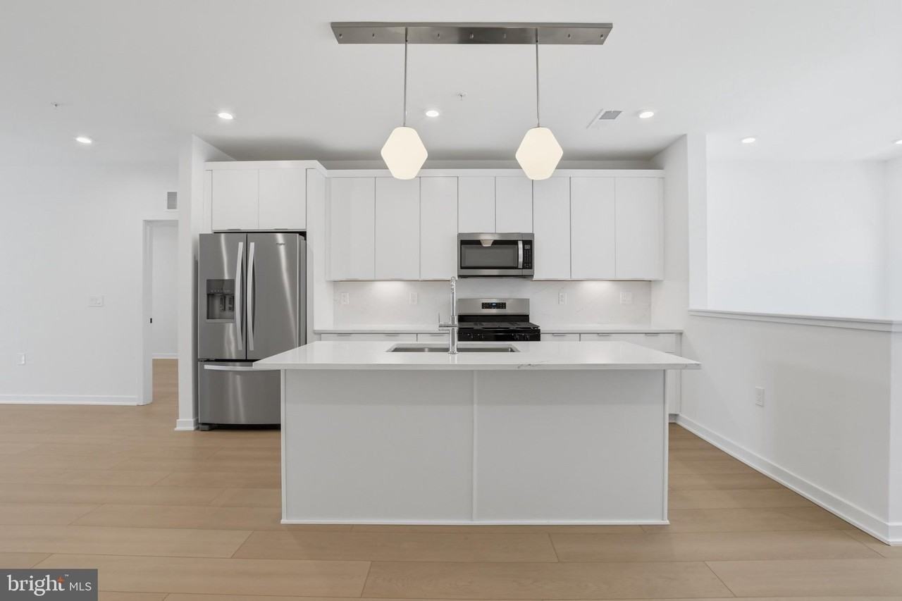 4759 Sully Point Ln #405 - Photo 5 of 29