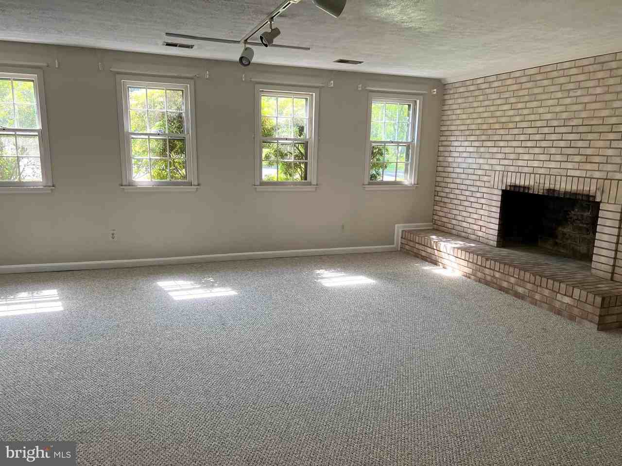 8523 Tysons Ct - Photo 7 of 25