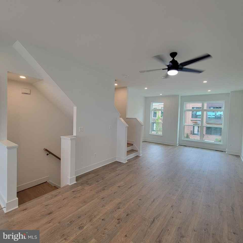 2004 Tysons Ridgeline Rd - Photo 6 of 47