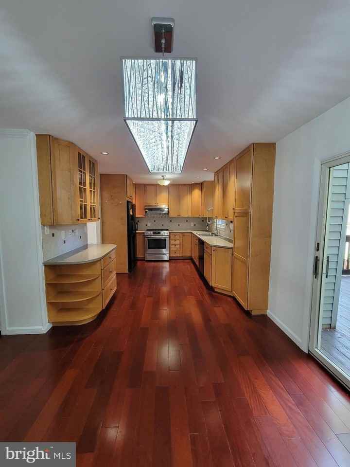 3137 Bayswater Ct - Photo 4 of 29