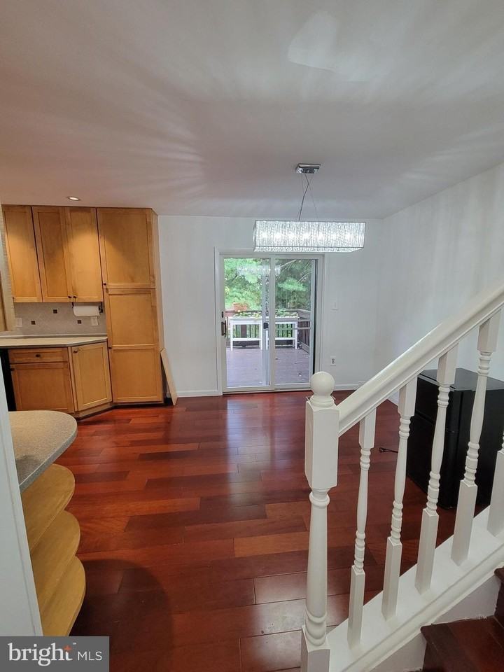 3137 Bayswater Ct - Photo 7 of 29