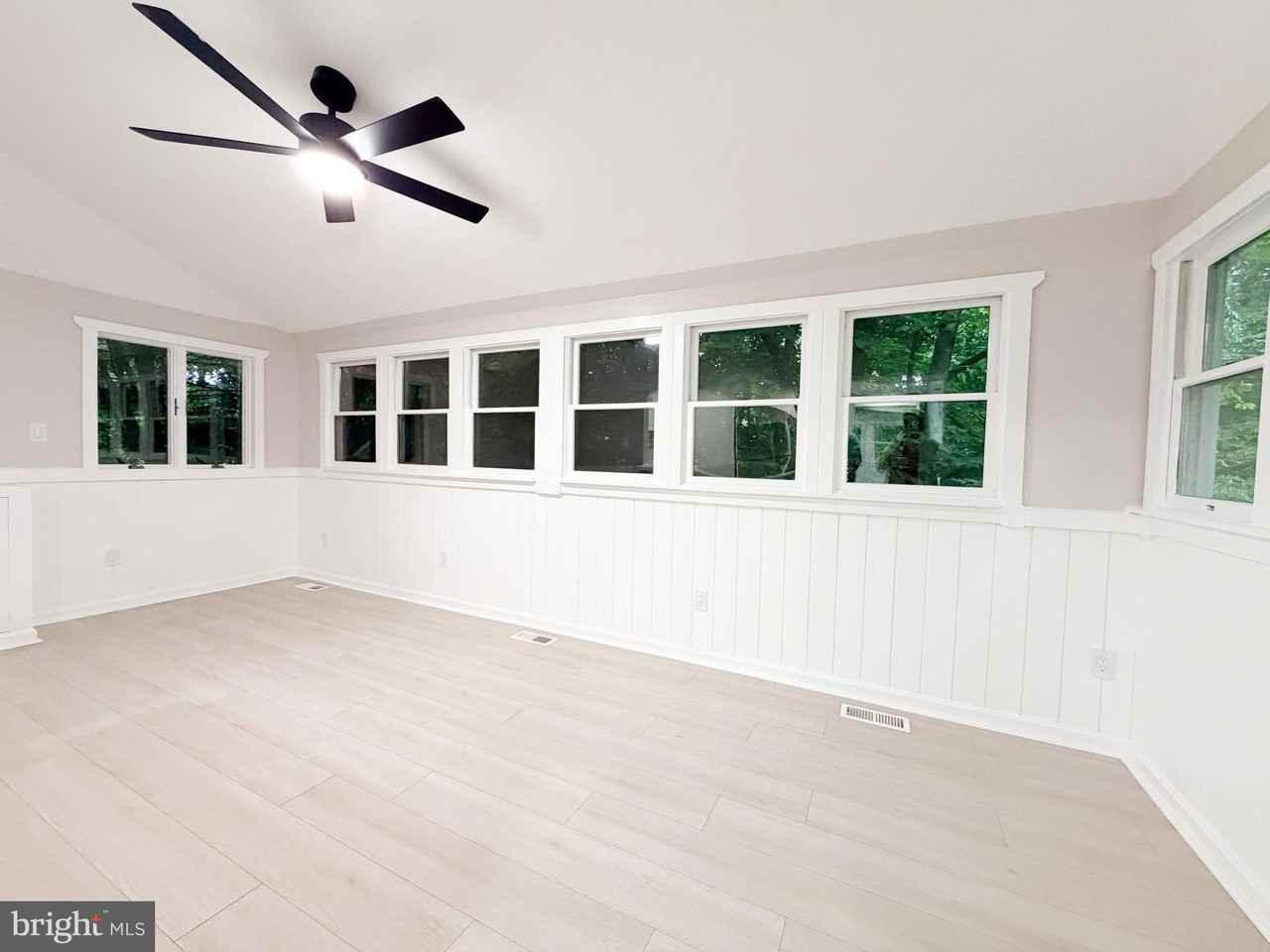 26B Jefferson Dr - Photo 2 of 23